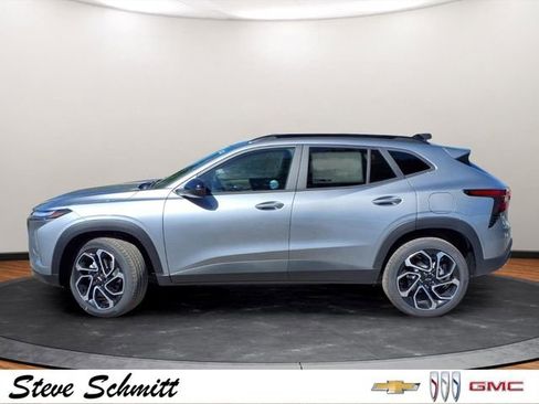 New 2026 Chevrolet Trax RS w/ Driver Confidence Package FWD image 2