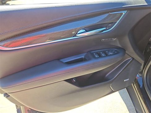 Used 2022 Cadillac XT5 Sportv w/ Technology Package image 22