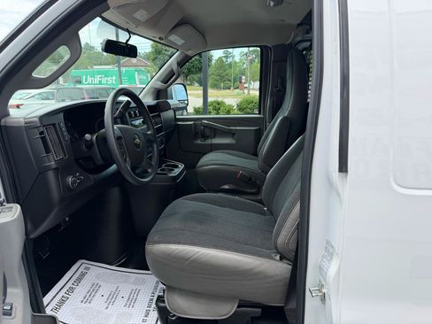Used 2023 Chevrolet Express 2500 w/ Driver Convenience Package RWD image 9