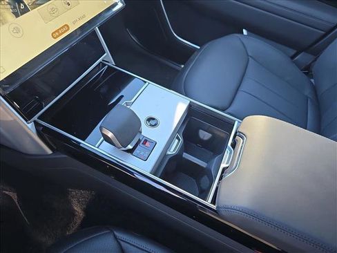 New 2026 Land Rover Range Rover Long Wheelbase SE image 23