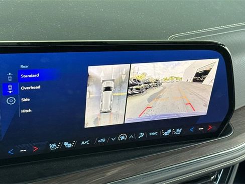 Used 2025 Chevrolet Suburban Premier image 21