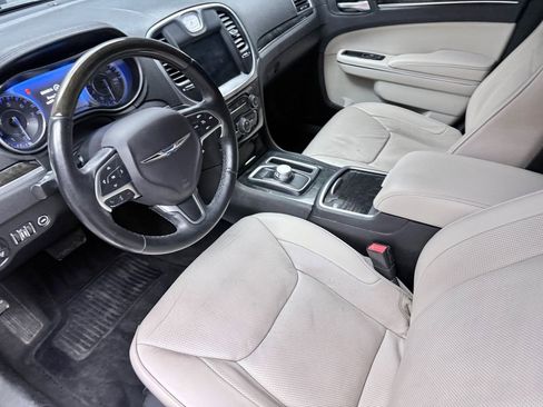 Used 2016 Chrysler 300 C w/ Light Group RWD image 9