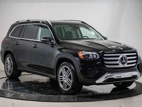 Used 2026 Mercedes-Benz GLS 450 4MATIC image 5
