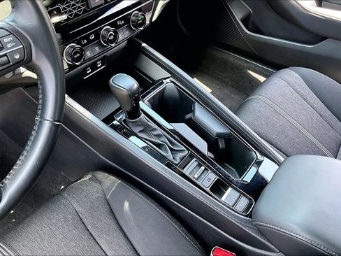 Used 2024 Honda Accord Sport image 15