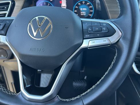 Used 2025 Volkswagen Atlas SE AWD/4WD image 21