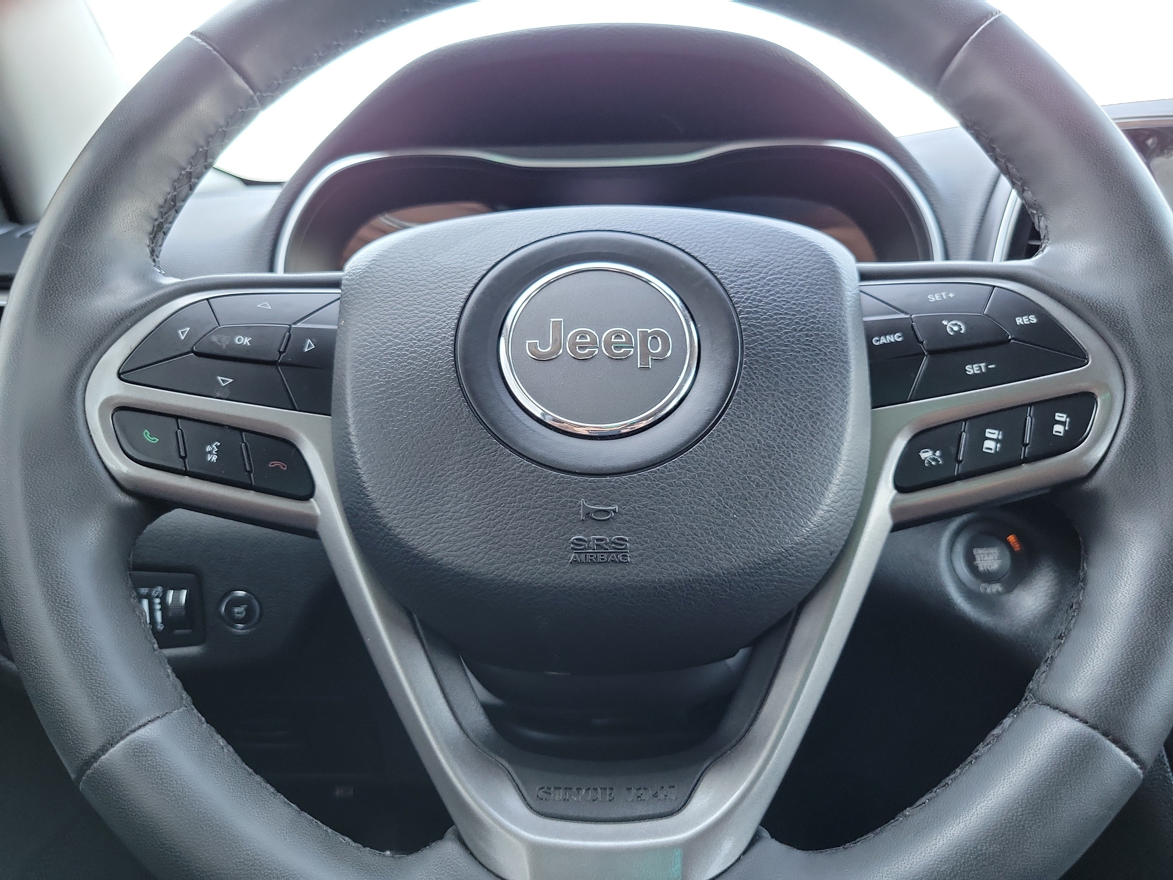 Used 2022 Jeep Cherokee Limited w/ Elite Package AWD/4WD image 12