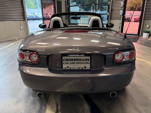 Used 2007 MAZDA MX-5 Miata Touring RWD image 24