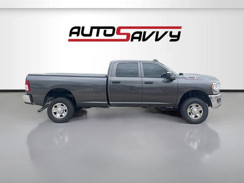 Used 2024 RAM 2500 Tradesman w/ Chrome Appearance Group AWD/4WD image 8