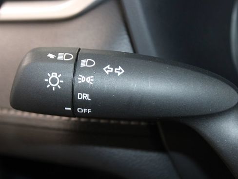 Used 2025 Toyota RAV4 LE AWD/4WD image 34