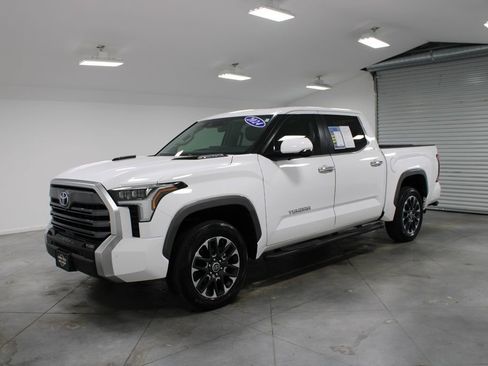 Used 2024 Toyota Tundra Limited AWD/4WD image 4