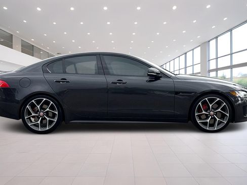 Used 2018 Jaguar XE S RWD image 3