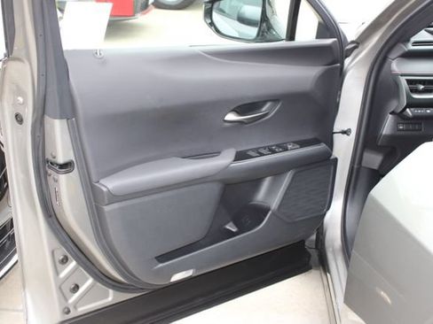 Certified 2022 Lexus UX 200 F Sport w/ Accessory Package (Z2) FWD image 10