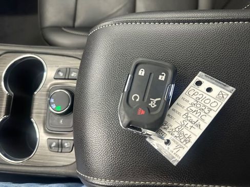 Used 2023 GMC Acadia SLT w/ Elevation Edition FWD image 36