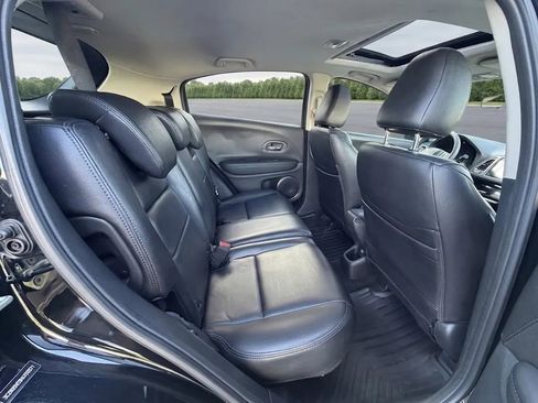 Used 2017 Honda HR-V EX image 12