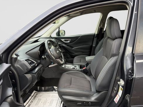 Used 2019 Subaru Forester Premium w/ All-Weather Package image 7