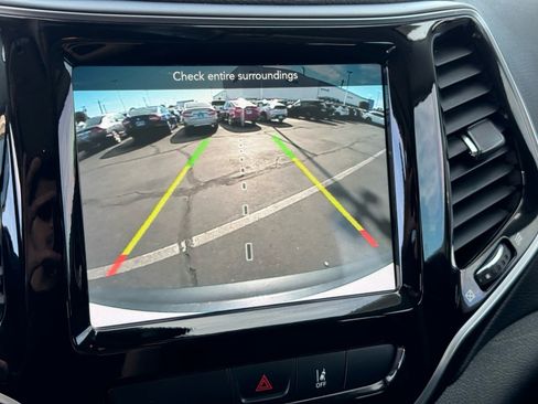 Used 2022 Jeep Cherokee Limited image 29