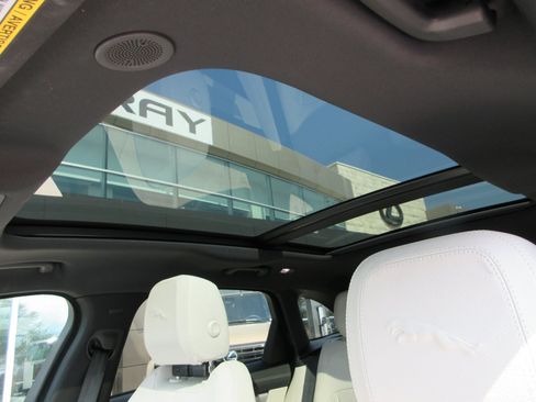 Used 2024 Jaguar F-PACE R-Dynamic S AWD/4WD image 18