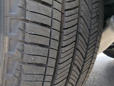 Used 2025 Ford Explorer ST-Line image 14