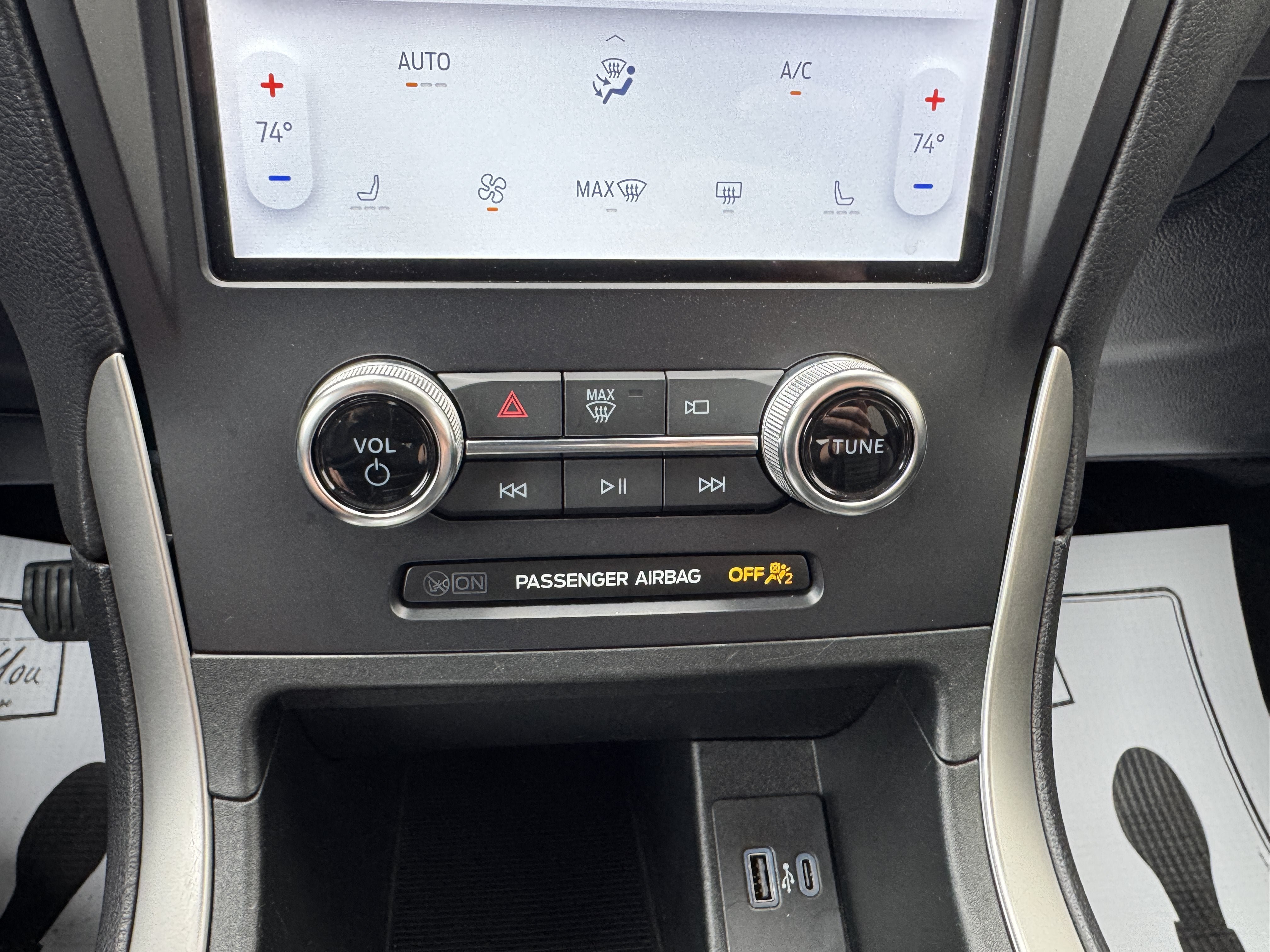 Used 2024 Ford Edge SEL AWD/4WD image 18