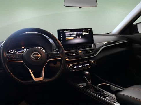 Used 2023 Nissan Altima 2.0 SR image 11