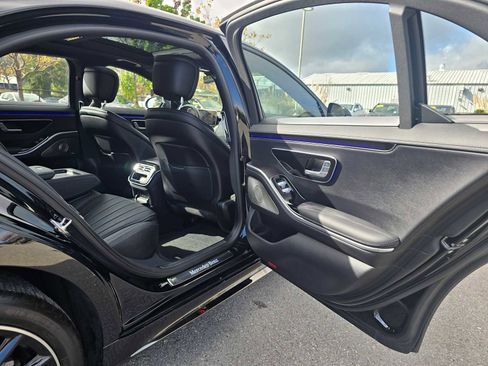 Used 2023 Mercedes-Benz S 500 4MATIC w/ AMG Line image 14