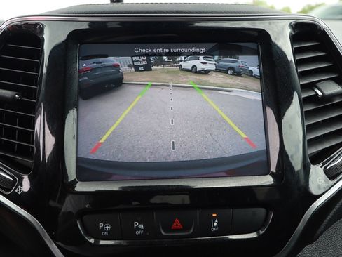 Used 2021 Jeep Cherokee Limited w/ Trailer Tow Group AWD/4WD image 15