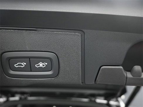 New 2026 Volvo XC60 B5 Ultra w/ Protection Package Premier image 25