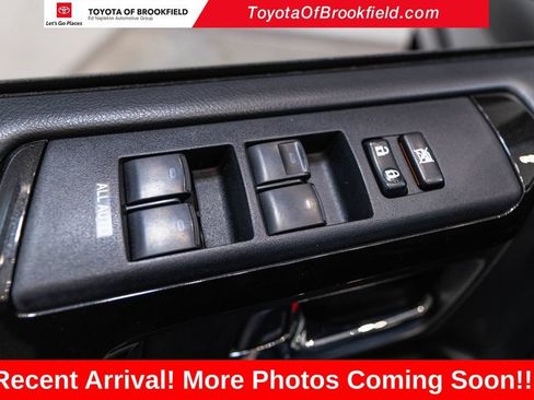 Used 2018 Toyota 4Runner TRD Off-Road Premium AWD/4WD image 19