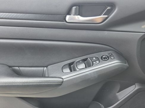 Used 2025 Nissan Altima 2.5 SV FWD image 20