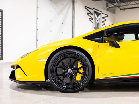 Used 2018 Lamborghini Huracan Performante image 22