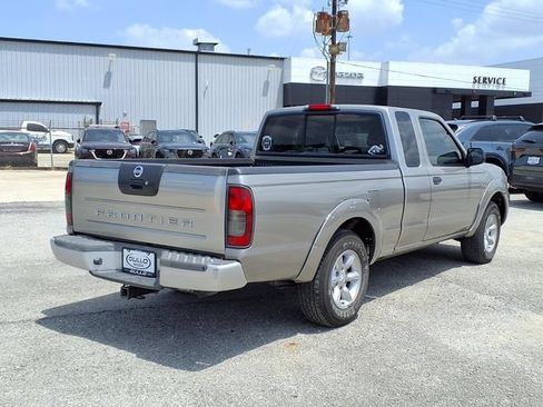 Used 2004 Nissan Frontier XE w/ (VTP) Value Truck Pkg RWD image 2