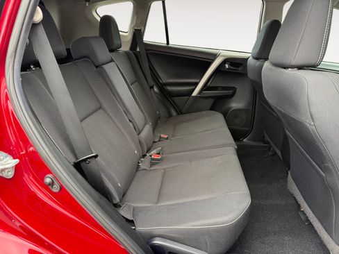 Used 2018 Toyota RAV4 XLE w/ Carpet Mat Package image 18