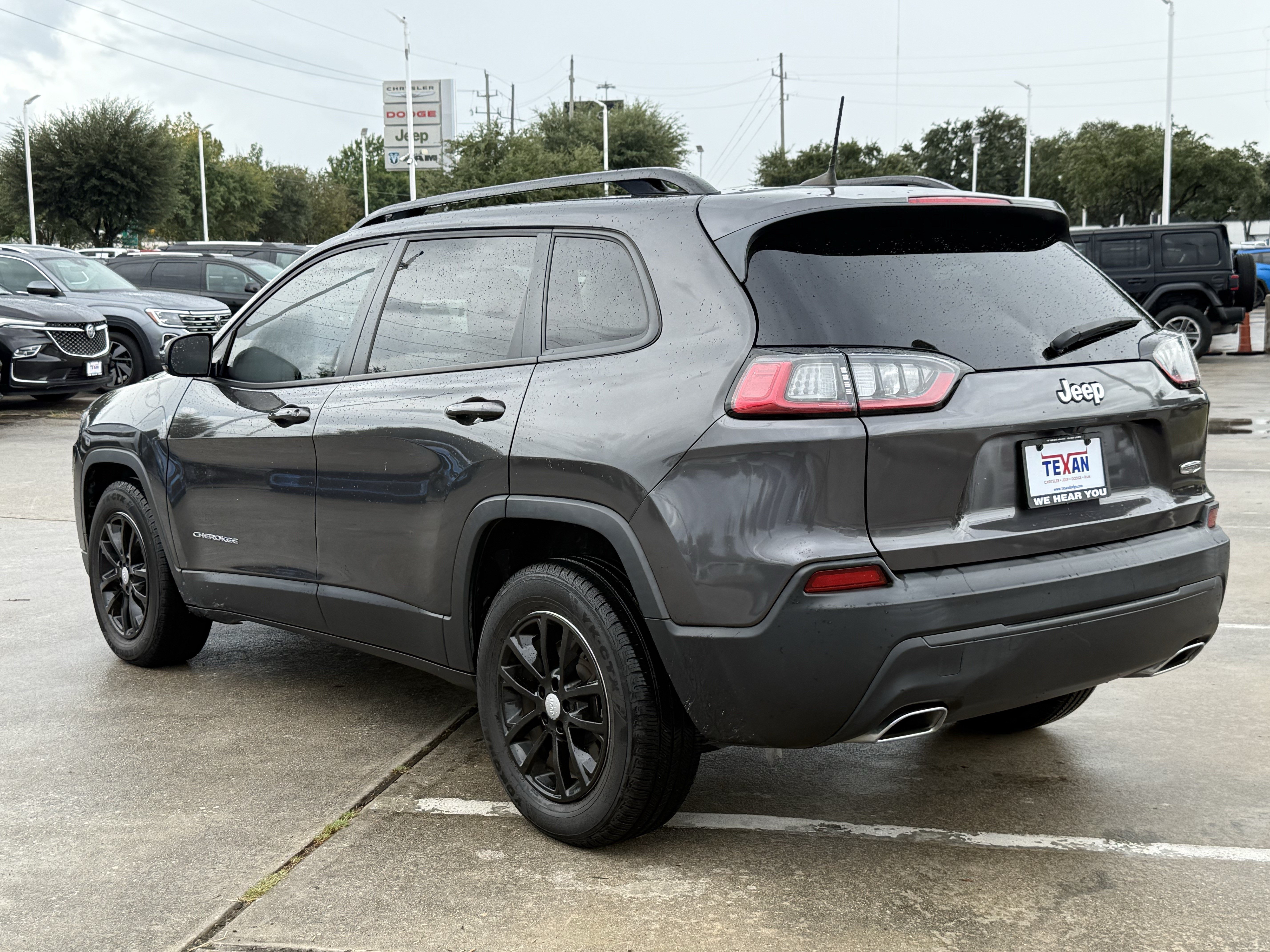 Used 2022 Jeep Cherokee Latitude Lux FWD image 7