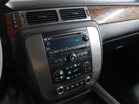 Used 2007 GMC Yukon SLT w/ SLT Preferred Equipment Group AWD/4WD image 12