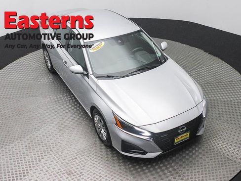 Used 2023 Nissan Altima 2.5 S FWD image 3