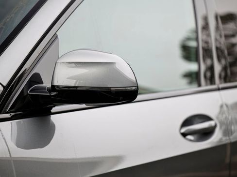 New 2026 BMW X5 xDrive40i w/ M Sport Package AWD/4WD image 11