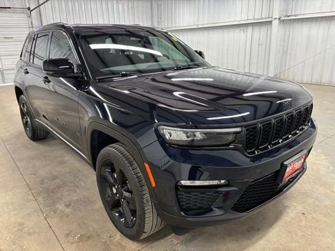 Used 2024 Jeep Grand Cherokee Limited w/ Black Appearance Package RWD image 1