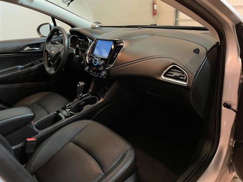 Used 2017 Chevrolet Cruze LT image 61