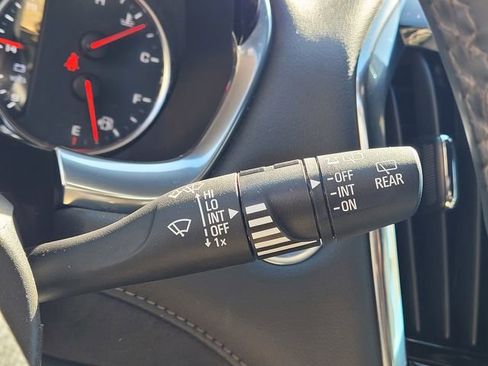 Used 2023 Chevrolet Traverse High Country image 17