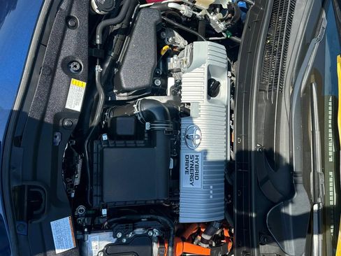 Used 2015 Toyota Prius Three image 27