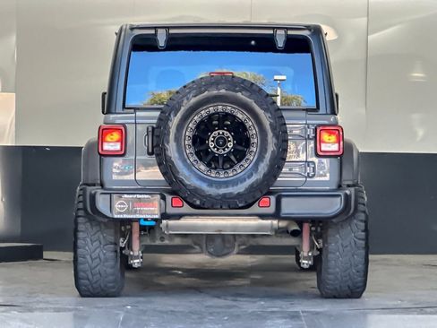 Used 2023 Jeep Wrangler Unlimited w/ Cold Weather Group AWD/4WD image 4