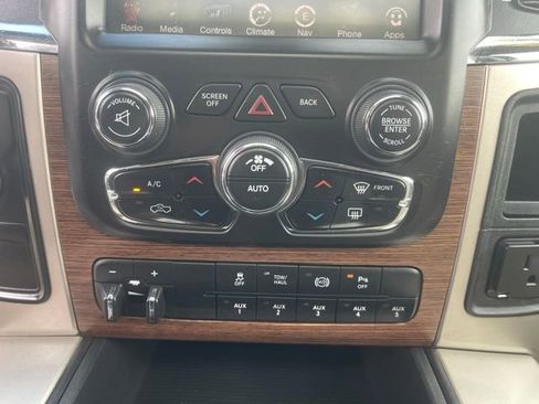Used 2014 RAM 2500 Laramie w/ Convenience Group image 19