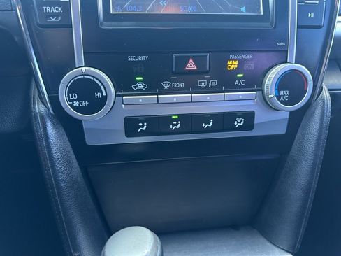 Used 2013 Toyota Camry SE image 4
