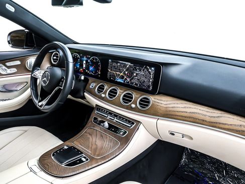 Used 2022 Mercedes-Benz E 350 Sedan w/ AMG Line Exterior image 17