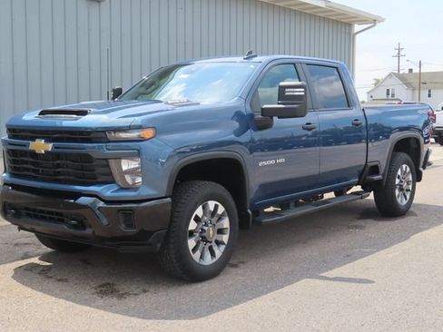 Used 2025 Chevrolet Silverado 2500 Custom w/ Custom Value Package AWD/4WD image 7