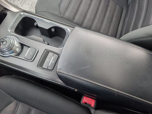 Used 2018 Ford Fusion SE FWD image 17