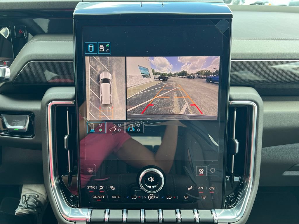 New 2026 GMC Yukon XL Elevation w/ LPO, Elevation Black Package RWD image 15