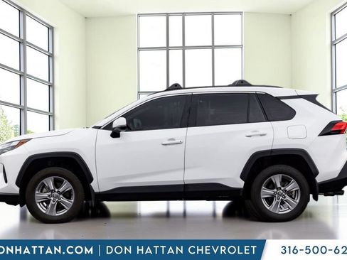 Used 2025 Toyota RAV4 XLE FWD image 2