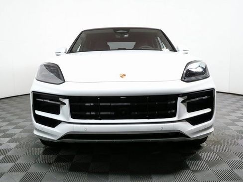 New 2026 Porsche Cayenne GTS image 37