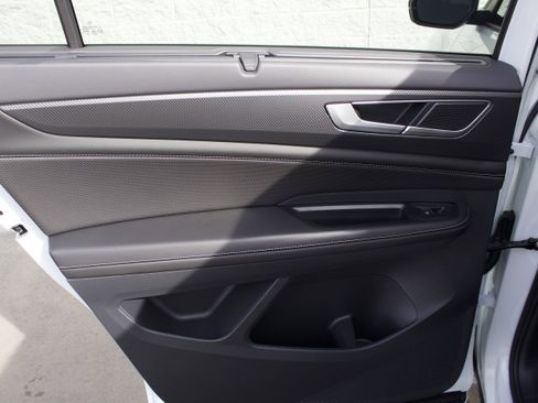 New 2026 Volkswagen Atlas Cross Sport SEL R-Line image 25